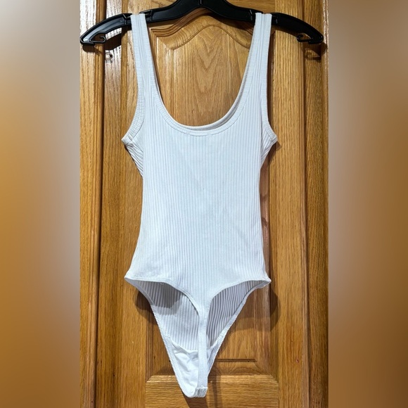 Aritizia Wilfred Free White Ribbed Bodysuit Small EUC - Picture 8 of 9